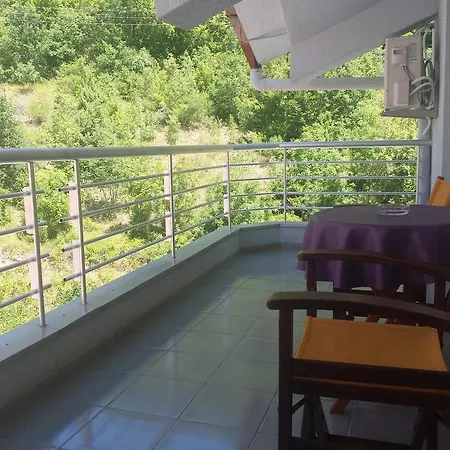 Apartment Gjole *